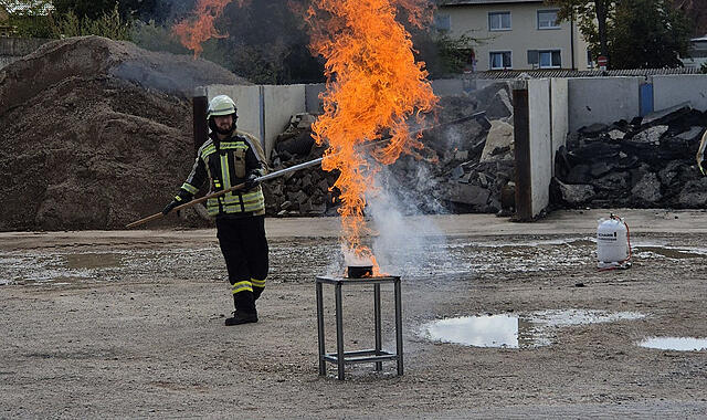 Brandgefährlich war der Tag der offenen Tür der Feuerwehr Adelsdorf.