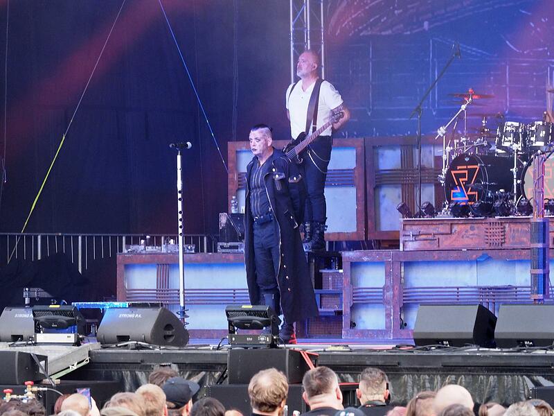 Die Rammstein-Tribute-Band live auf dem Gel&auml;nde der KulturfabrikStahlzeit am 18. Juni in Cortendorf