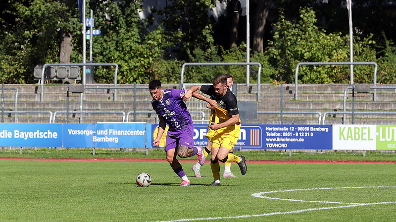 Luca Ljevsic (links) ließ es gegen Bayern Hof krachen. Sein Volleyschuss ins Glück bekam bei der Wahl zum Bayern-Treffer des Monats September die meisten Stimmen.