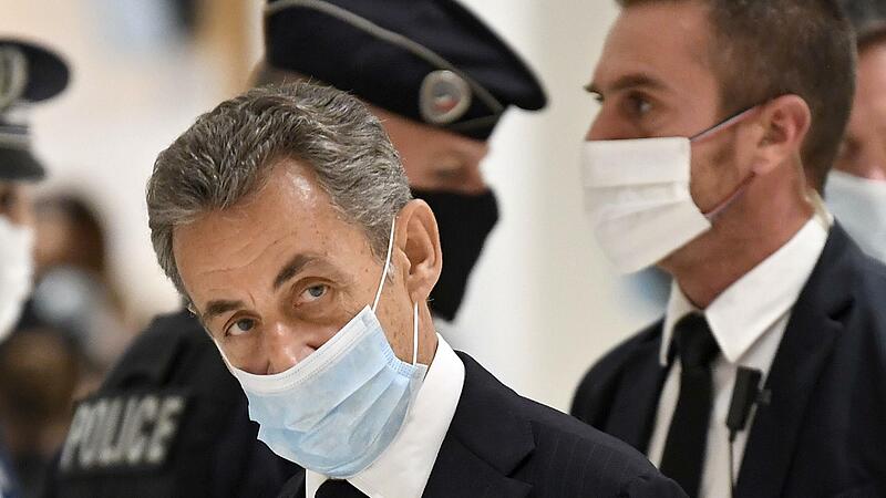 Nicolas Sarkozy, ehemaliger Pr&auml;sident von Frankreich, steht eine Haftstrafe bevor. Der ehemalige Pr&auml;sident Frankreichs wurde wegen illegaler Wahlkampffinanzierung verurteilt.