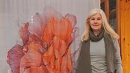 Die Malerin und Zeichnerin Cornelia Morsch in ihrem Atelier in Kulmbach