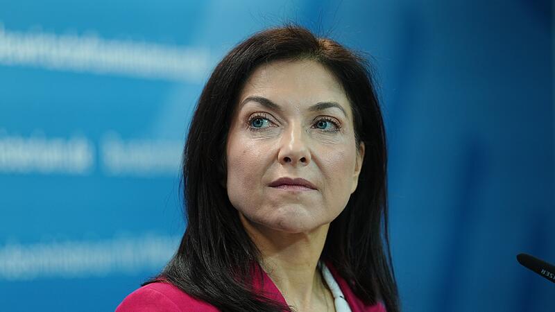 Ministerin Reiche