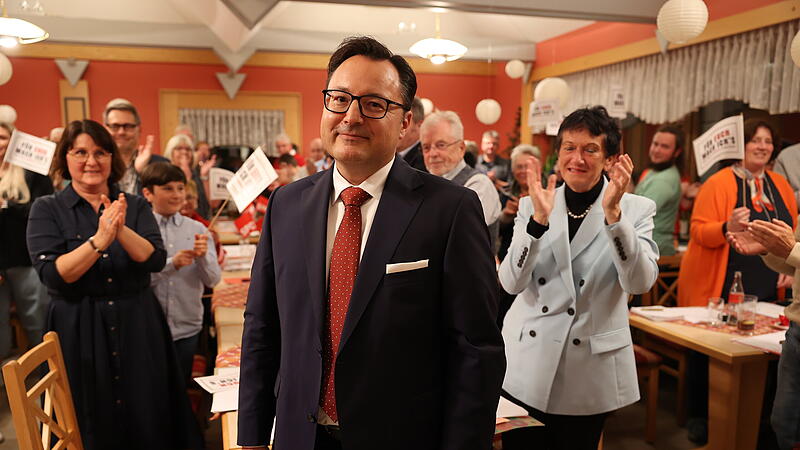 Stehende Ovationen nach der Rede des SPD-Kandidaten.