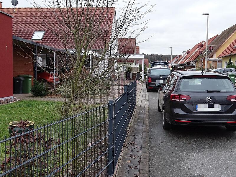 Familiendrama in Weisendorf: Junge (17) tötet Schwester (14) und verletzt Mutter (41) schwer