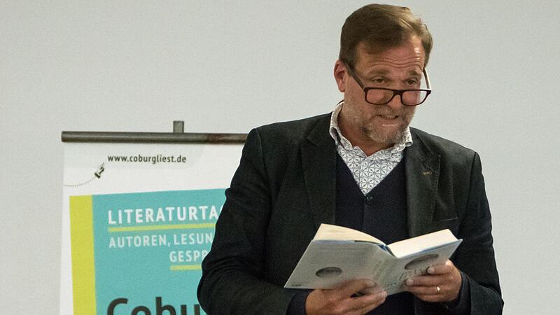 Johannes Depp stellte seinen Band &bdquo;Die Psyche des Homo Digitalis&ldquo; bei &bdquo;Coburg liest&ldquo; vor.