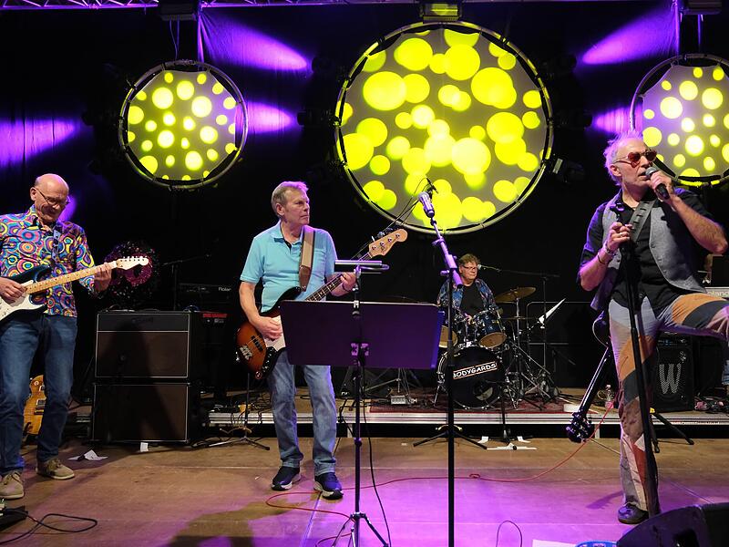Die Bodygards rockten einmal wieder die Mehrzweckhalle in M&uuml;nnerstadt bei der Oldie-Night 2025.