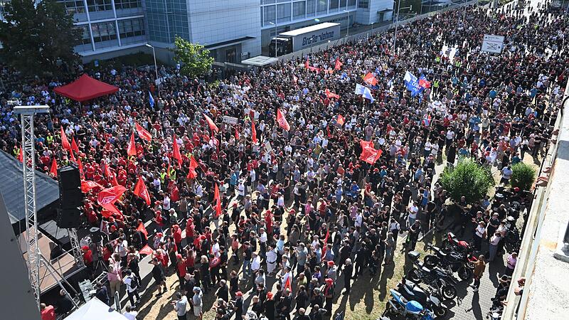 Protest-Kundgebungen bei Mercedes-Benz Sindelfingen Protest-Kundgebungen bei Mercedes-Benz Sindelfingen