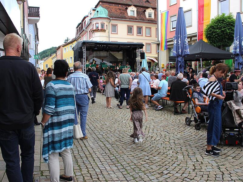 Am Stadtfest-Wochenende im Juni 2025 war die Bad Br&uuml;ckenauer Polizei im Einsatz.