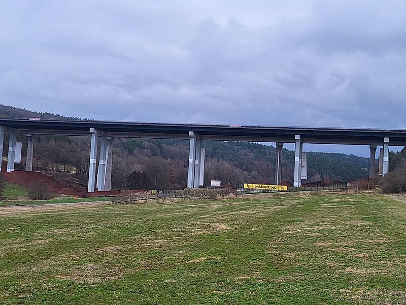 Die Sprengung der Thalaubachtalbr&uuml;cke bei Eichenzell