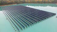 Schwimmende Photovoltaikanlage auf Baggersee