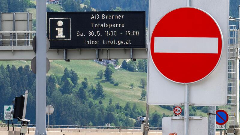Demonstration und Totalsperre auf Brennerautobahn Demonstration und Totalsperre auf Brennerautobahn