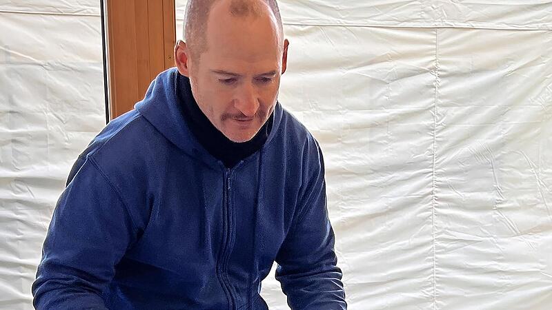 Kickerprofi Andreas Schmittner stand f&uuml;r Matches an den hauseigenen Kickern zur Verf&uuml;gung.