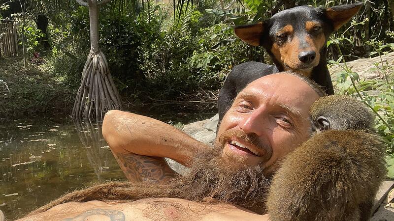 Bei „Bauer sucht Frau International“ hat Philipp aus Togo die passende Frau finden wollen. Nun sucht er Menschen, die mit ihm auf seiner Farm in Afrika nachhaltiges Leben schaffen — und sein Weg führt dabei nach Bamberg.
