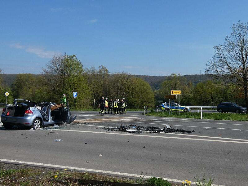 Ein schweren Zusammenstoß zweier Fahrzeuge gab es  am Donnerstag auf der Staatsstraße 2447 (ehemalige B26) in Höhe von Eltmann-Eschenbach.