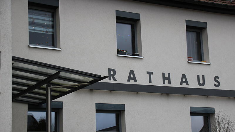 Gemeinde Itzgrund - Kreis Coburg - Rathaus - Detailansicht - Schriftzug