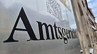 Schöffengericht Kronach Ein Kronacher steht vor dem Kronacher Amtsgericht.