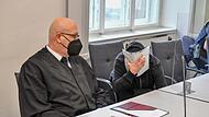 Nach emotionalen Verhandlungstagen ist das Urteil im Ebermannstadter Mordprozess gefallen. Auf Cornelia S. (hier mit ihrem Verteidiger kurz vor der Urteilsverk&uuml;ndung) wartet eine lange Haftstrafe.Forchheim & Fr&auml;nkische Schweiz