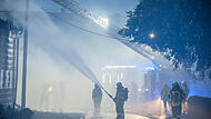 Bad Staffelstein: Scheune geht in Flammen auf - hoher Schaden Bad Staffelstein: Scheune geht in Flammen auf - hoher Schaden