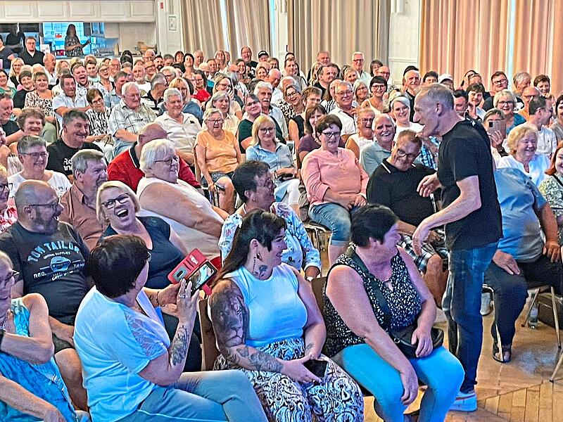 Michl Müller auf Tuchfühlung mit seinen Fans Michl Müller auf Tuchfühlung mit seinen Fans