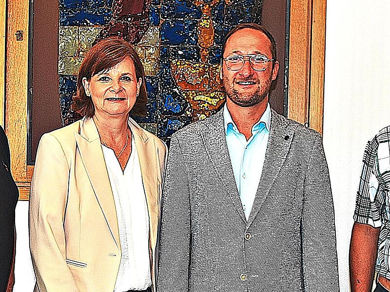 Der neue Vorstand des Zweckverbandes der Abwasserwirtschaft Kunstadt: (v.l.) Verbandsmitglied G&uuml;nter Knorr, stellvertretende Vorsitzende Susanne Bock von W&uuml;lfingen, Zweckverbandsvorsitzender Stefan Deuerling und Verbandsmitglied Hans-Werner Schust...