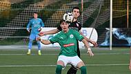 Erstes Spiel, erstes Tor: Marin Hrgota (vorne, hier gegen den Kornburger Andreas Schuster) feierte einen Traumeinstand im Trikot des TSV Neudrossenfeld.