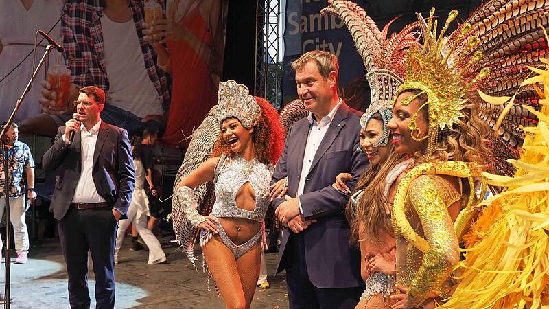 Bayerns Ministerpr&auml;sident Markus S&ouml;der zu Besuch  beim Samba-Festival in Coburg.