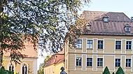 Im Schlosspark in Unterleinleiter gibt es moderne Kunstwerke zu entdecken.