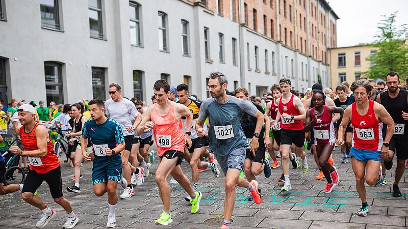 Im Feld befanden sich mit der Startnummer 1 und 1027 auch die sp&auml;teren Sieger: Brendah  Kebeya von der LG Bamberg und Marius Stang von der LAV Stadtwerke T&uuml;bingen.