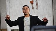 „Ich glaube an die besondere kraft der Musik“: Der Dirigent Matthew Lynch gastiert am 20. September mit den MainSymphonics in der Petrikirche. Stephan Herbert Fuchs „Ich glaube an die besondere kraft der Musik“: Der Dirigent Matthew Lynch gastiert am 20. September mit den MainSymphonics in der Petrikirche. Stephan Herbert Fuchs