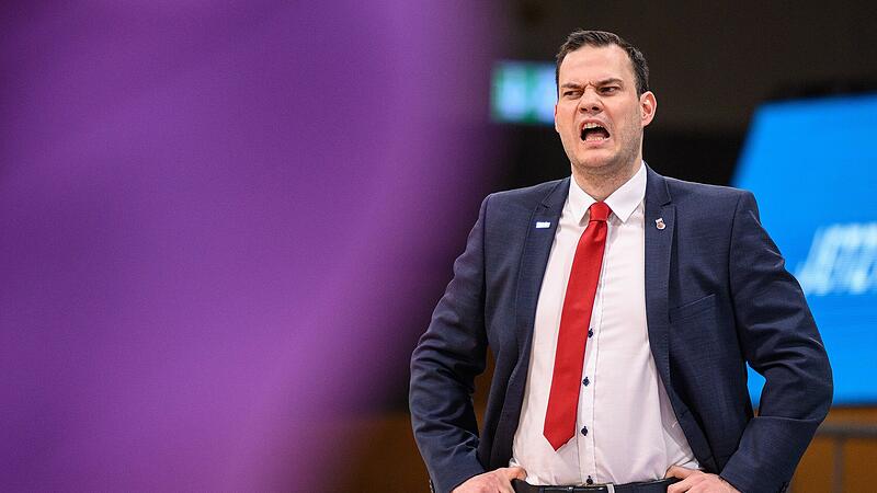 Der 40-j&auml;hrige Niederl&auml;nder Johan Roijakkers ist seit vergangenem Jahr Cheftrainer bei Brose Bamberg.