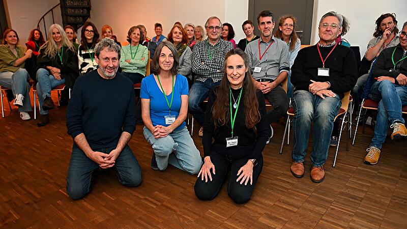 Sie haben dem Bamberger Totentanz Leben eingehaucht und ihn auf die B&uuml;hne geholt: Jost Lohman von Agil Bamberg, Regisseurin Nina Lorenz (Mitte) und Bestseller-Autorin Tanja Kinkel.