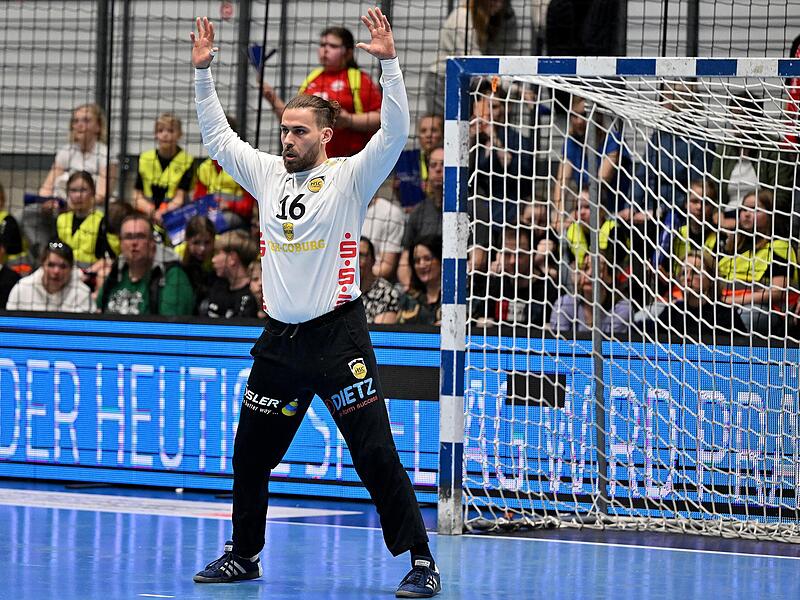 Petros Boukovinas wird das Tor des HSC Coburg f&uuml;r zwei weitere Jahre h&uuml;ten.