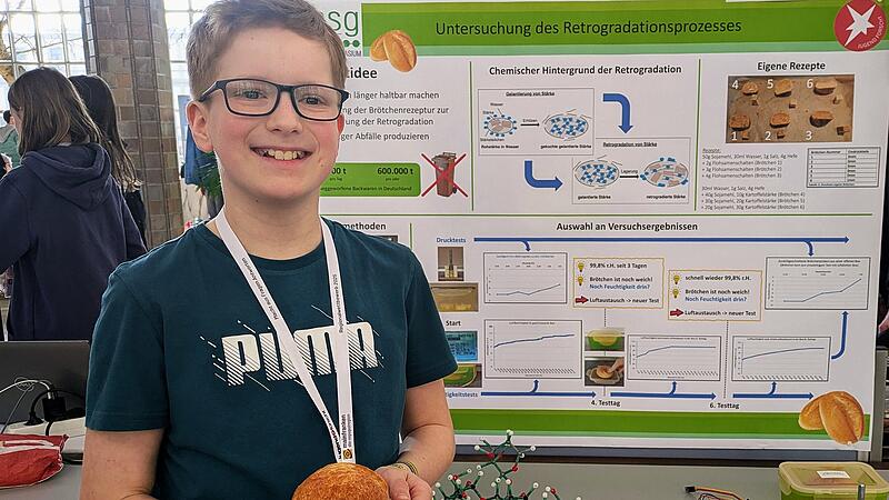 Yannick Arnold, Gymnasiast aus H&ouml;sbach (Aschaffenburg), war Juniorsieger in der Kategorie Chemie mit seiner Untersuchung des Retrogradationsprozesses bei Br&ouml;tchen.