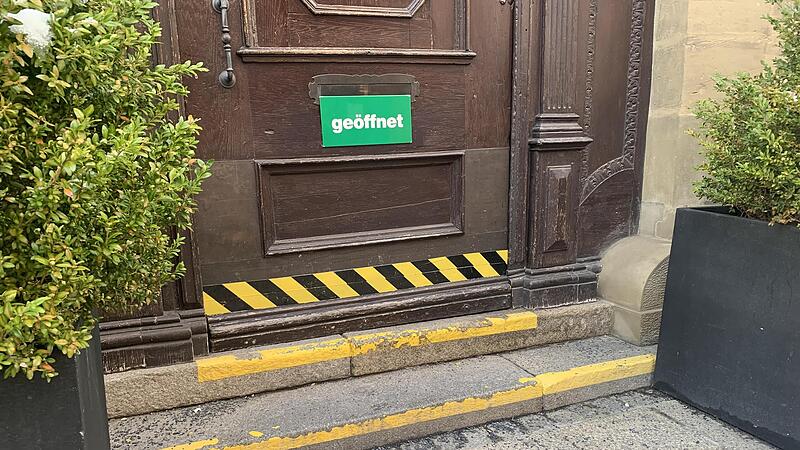 Die Coburger Tourist-Info in der Herrngasse wird umgebaut. Die beiden Stufen am Eingang werden aber wohl bleiben. Die Coburger Tourist-Info in der Herrngasse wird umgebaut. Die beiden Stufen am Eingang werden aber wohl bleiben.