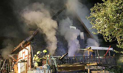 Wohnhausbrand in Untersiemau: Eine Person verletzt