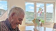 Besucher Alexander Ageev beim Puzzeln Besucher Alexander Ageev beim Puzzeln
