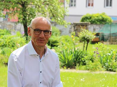 Helmut Hetzel muss „seinen“ Pfarrgarten St. Magdalena zurücklassen.