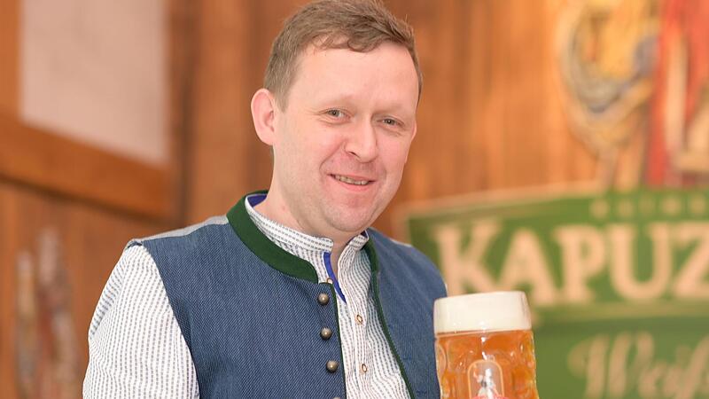 Volker Pausch ist Festwirt in der Kapuziner-Ecke. Volker Pausch ist Festwirt in der Kapuziner-Ecke.