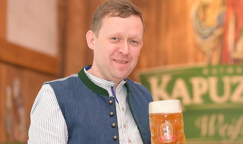 Volker Pausch ist Festwirt in der Kapuziner-Ecke.